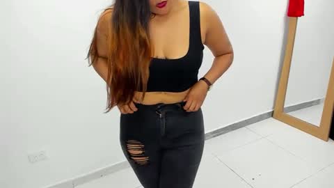 Snapshot of luna_dumont chatting on February 14, 2:23 pm luna online show from February 14, 2:23 pm