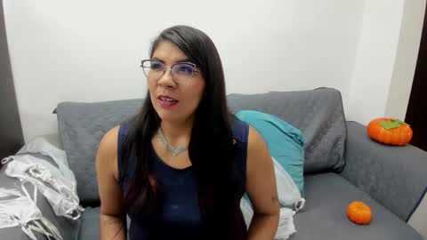 Snapshot of luna_dumont chatting on October 31, 11:22 am luna online show from October 31, 11:22 am