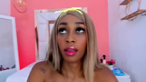 Snapshot of luna_ebony69 chatting on October 24, 8:49 pm Luna online show from October 24, 8:49 pm