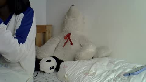 maskedmalkia online show from April 2, 10:07 pm