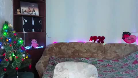 Snapshot of luna_evan chatting on December 27, 10:34 am luna_evan online show from December 27, 10:34 am