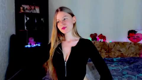Snapshot of luna_evan chatting on February 11, 10:37 am luna_evan online show from February 11, 10:37 am