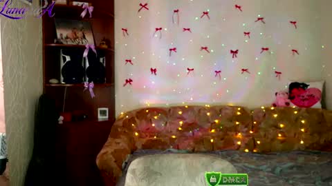 luna_evan online show from August 6, 8:05 am