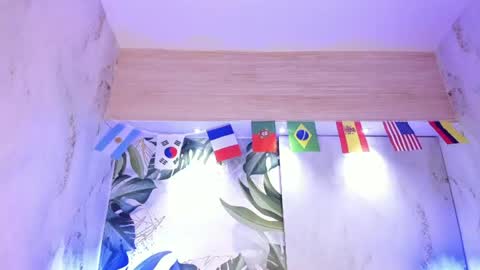 luna_ferrari online show from July 6, 1:30 pm