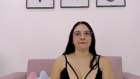 Snapshot of luna_ferrer1 chatting on July 18, 11:58 am luna_ferrer1 online show from July 18, 11:58 am
