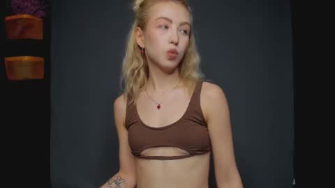 Elizabeth online show from January 16, 4:33 pm