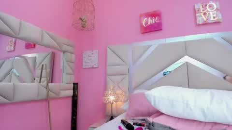 luna_hix online show from June 25, 12:32 am