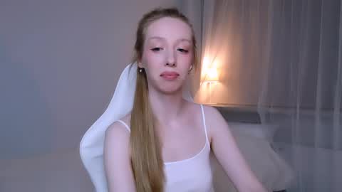 Snapshot of luna_insanity chatting on April 18, 10:43 pm Luna online show from April 18, 10:43 pm