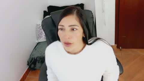 Snapshot of luna_lgomez chatting on April 7, 10:59 am luna online show from April 7, 10:59 am