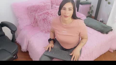 Snapshot of luna_lgomez chatting on June 17, 12:40 pm luna online show from June 17, 12:40 pm