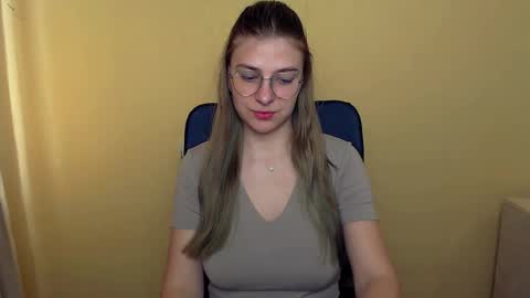 Snapshot of luna_lush_ chatting on September 26, 12:53 pm Luna online show from September 26, 12:53 pm