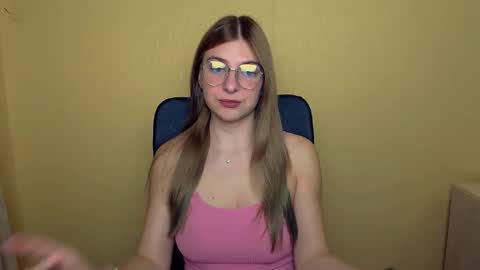 Snapshot of luna_lush_ chatting on September 29, 8:19 am Luna online show from September 29, 8:19 am