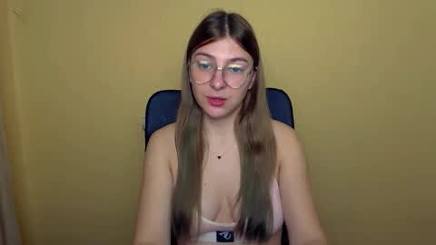 Snapshot of luna_lush_ chatting on November 3, 11:22 am Luna online show from November 3, 11:22 am