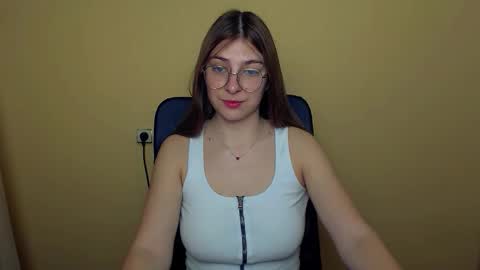 Snapshot of luna_lush_ chatting on November 4, 8:57 am Luna online show from November 4, 8:57 am