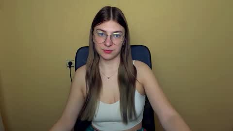 Snapshot of luna_lush_ chatting on November 24, 11:32 am Luna online show from November 24, 11:32 am