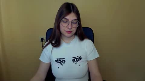 Snapshot of luna_lush_ chatting on February 10, 10:30 am Luna online show from February 10, 10:30 am