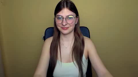 Snapshot of luna_lush_ chatting on February 25, 4:16 pm Luna online show from February 25, 4:16 pm