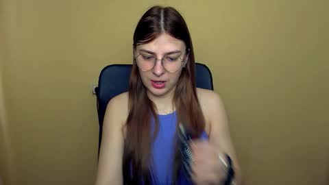 Snapshot of luna_lush_ chatting on March 11, 10:10 am Luna online show from March 11, 10:10 am