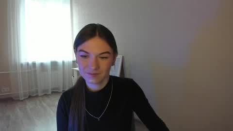 luna_lust_211 online show from April 1, 4:46 am