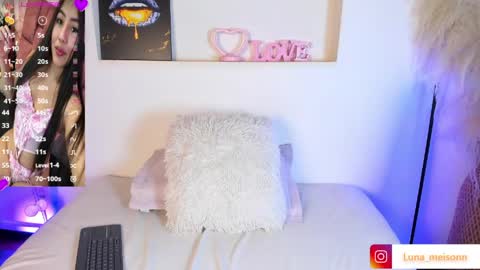 luna_maisoon online show from May 8, 11:37 am