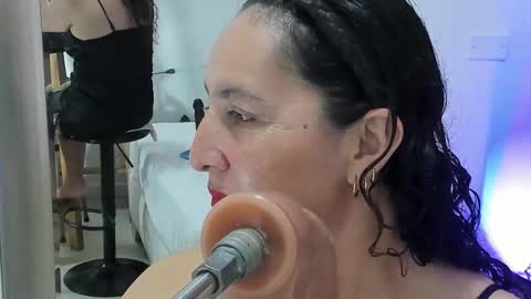 luna_naughty1 online show from February 17, 8:04 pm