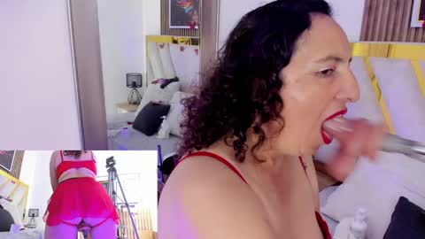 Snapshot of luna_naughty1 chatting on May 11, 4:59 pm luna_naughty1 online show from May 11, 4:59 pm