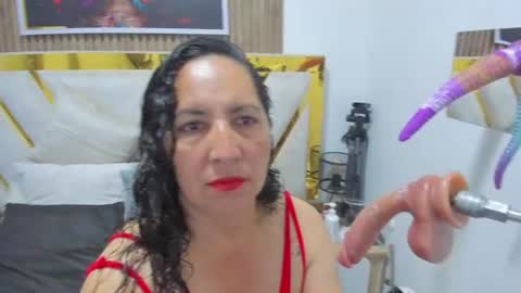 Snapshot of luna_naughty1 chatting on June 27, 11:04 am luna_naughty1 online show from June 27, 11:04 am