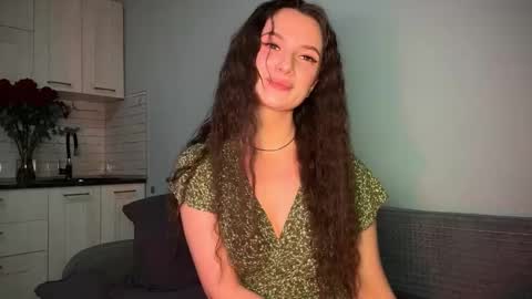 luna_raee online show from September 29, 11:04 am