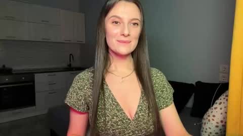 luna_raee online show from November 3, 2:07 pm