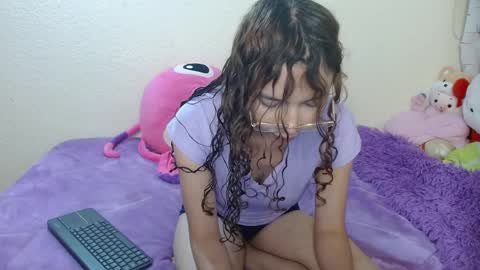 Snapshot of luna_rios69 chatting on April 9, 4:34 am luna_rios69 online show from April 9, 4:34 am