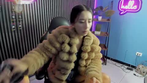 Snapshot of luna_roose1 chatting on April 14, 12:22 pm Luna Rosse online show from April 14, 12:22 pm