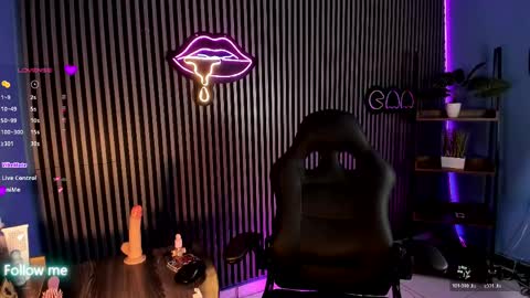 Snapshot of luna_roose1 chatting on April 24, 1:13 pm Luna Rosse online show from April 24, 1:13 pm