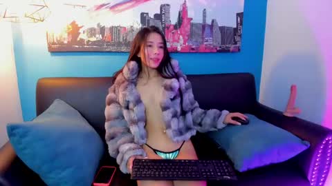 Snapshot of luna_roose1 chatting on May 22, 2:01 pm Luna Rosse online show from May 22, 2:01 pm