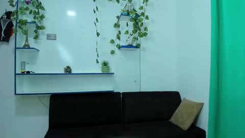 Snapshot of luna_sexx_hot chatting on March 9, 1:15 pm luna_sexx_hot online show from March 9, 1:15 pm