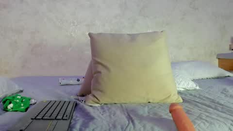 Luna online show from April 25, 7:00 am