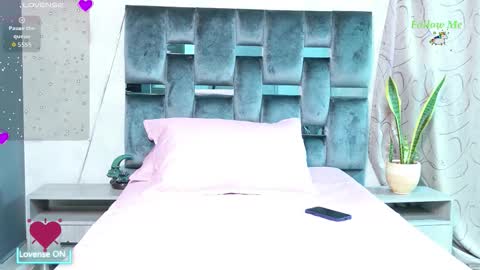 Snapshot of luna_sophya chatting on October 14, 11:33 am luna_sophya online show from October 14, 11:33 am