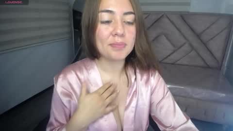 Snapshot of luna_star_v chatting on October 4, 3:15 am Live 1000pm 600am COLOMBIAN HOUR online show from October 4, 3:15 am