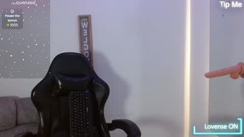 luna_starr69 online show from February 5, 2:33 pm