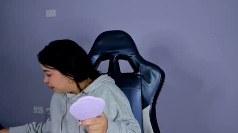 Luna  online show from December 5, 12:14 pm