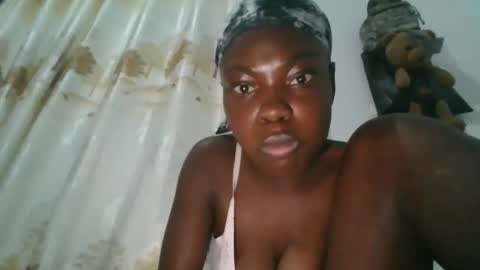 luna_tease online show from November 3, 9:05 pm