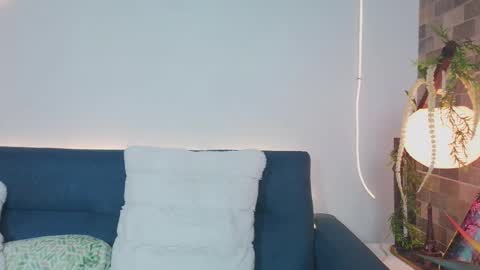 Snapshot of luna_valen chatting on March 17, 4:50 am luna_valen online show from March 17, 4:50 am