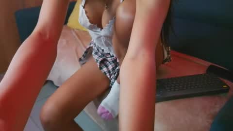 luna_valen online show from May 20, 3:13 am