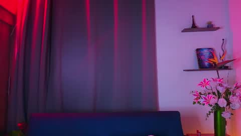 Snapshot of luna_valen chatting on July 14, 8:58 pm luna_valen online show from July 14, 8:58 pm