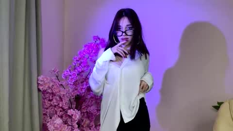 luna online show from March 24, 1:49 pm