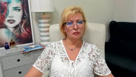 Snapshot of luna_xfantasy chatting on August 5, 7:11 am L u n a online show from August 5, 7:11 am