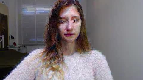 L U N A  online show from October 15, 5:51 am