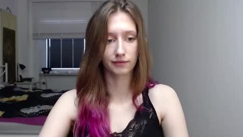 L U N A  online show from November 12, 7:09 am