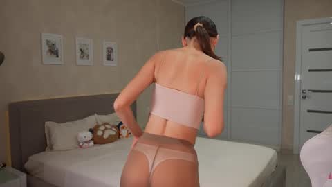 Snapshot of luna_yung chatting on March 17, 6:11 pm Sweet Luna online show from March 17, 6:11 pm