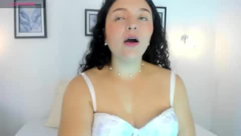 Luna  online show from February 5, 2:22 pm