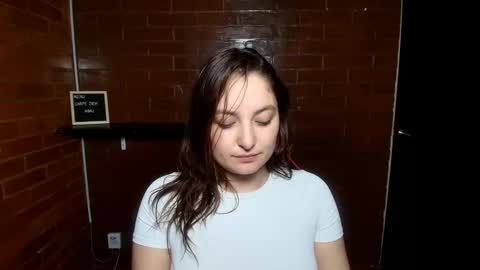 Snapshot of lunaa_m_ chatting on February 24, 11:19 pm lunaa_m_ online show from February 24, 11:19 pm